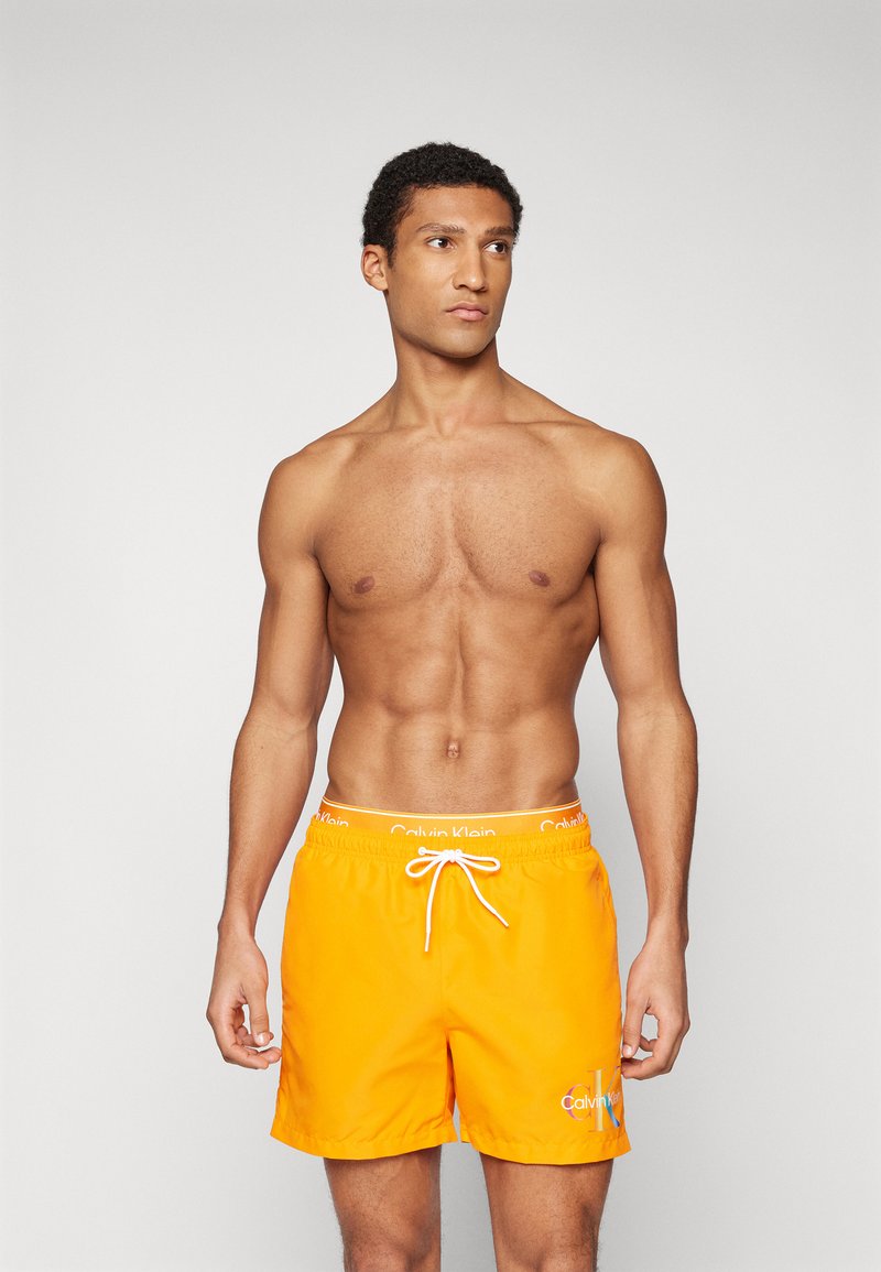 Calvin Klein Swimwear MEDIUM DOUBLE Short de bain vibrant orange/orange ZALANDO.FR