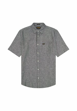 Męska szara koszula na krótki rękaw z guzikami, z kieszenią na piersi po lewej stronie oraz logo Wrangler na kieszeni i metce na kołnierzu.