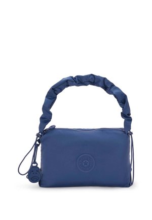 Sac en nylon bleu texturé avec une sangle froncée, une fermeture éclair et un logo circulaire. Comprend un petit porte-clés en caoutchouc attaché à la fermeture éclair.