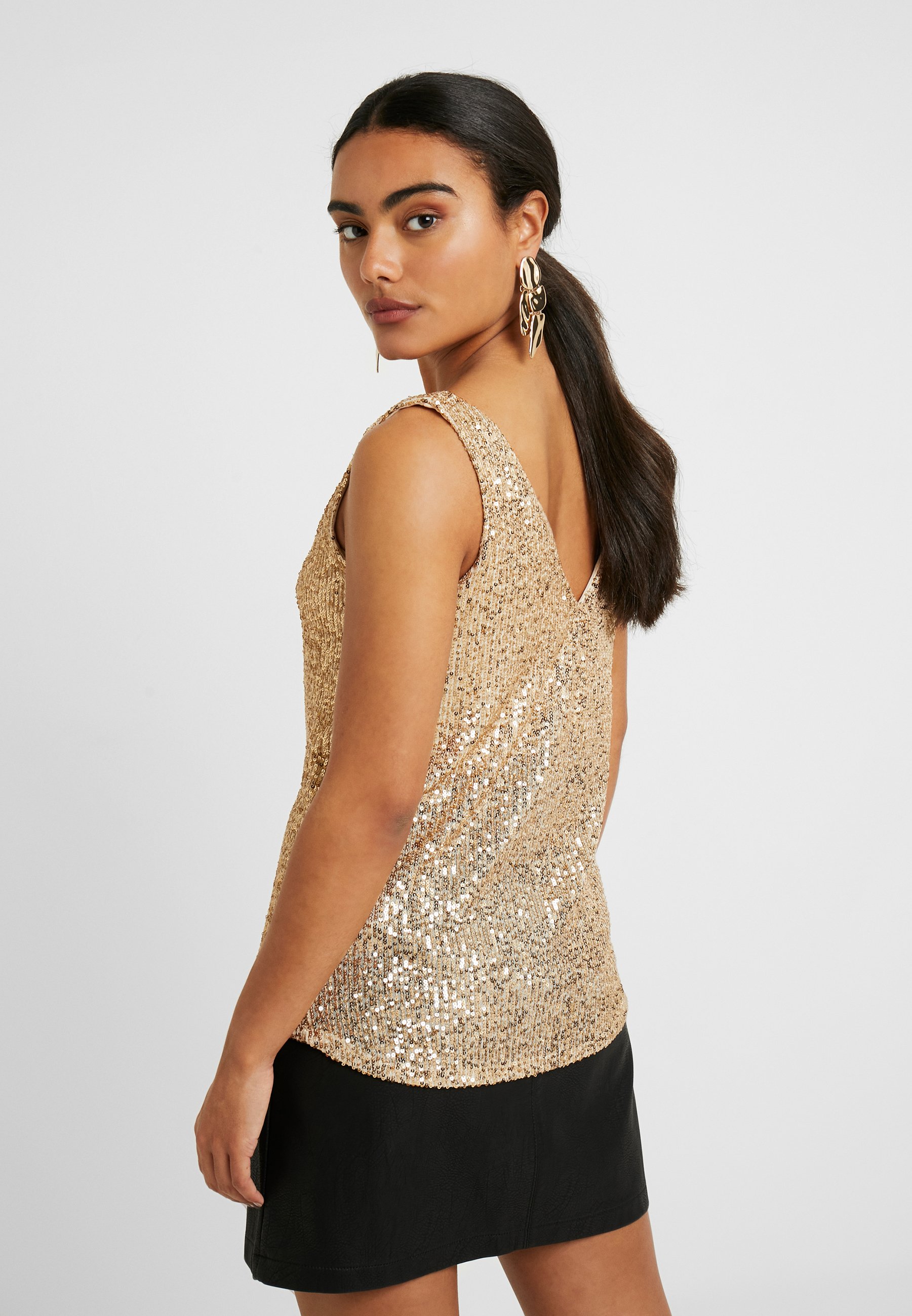 Wallis Petite GOLD SEQUIN CAMI Bluser gold Zalando.no Wallis Petite GOLD SEQUIN CAMI - Bluser - gold