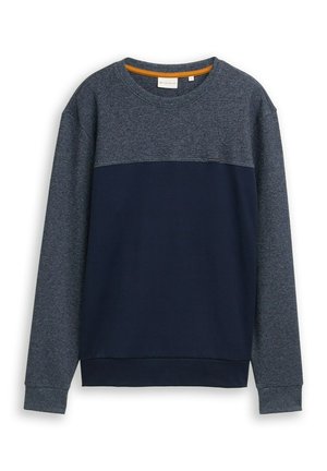 Sötétkék és szürke hosszú ujjú pulóver, kerek nyakkal és eltérő textúrákkal; a mellkas része egyszínű sötét navy.