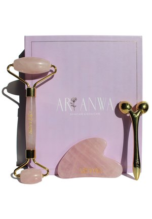 THE GLOW KIT ROSE – FACE YOGA SET: GUA SHA, ROSENQUARZ ROLLER & 3D MASSAGER - Gesichtspflegeset - rosa
