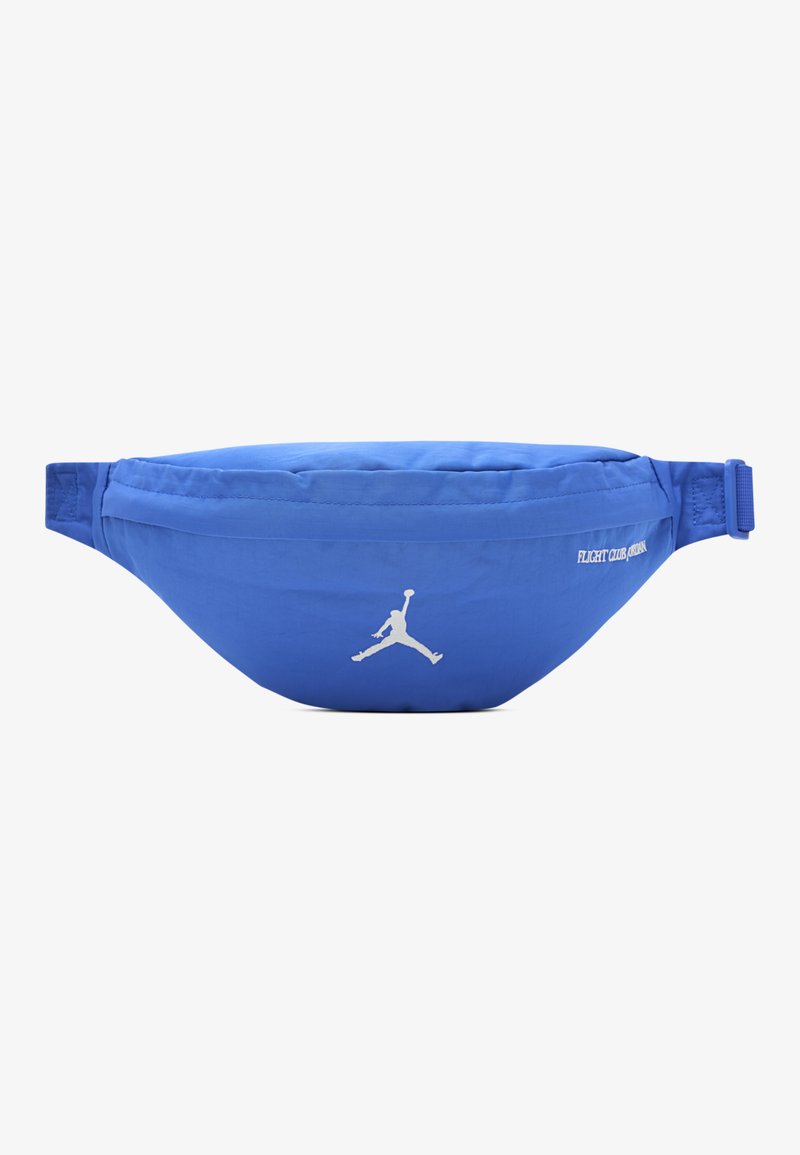 Marsupio blu realizzato in tessuto leggero, con un evidente logo Jumpman bianco e una fascia regolabile per una vestibilità sicura.