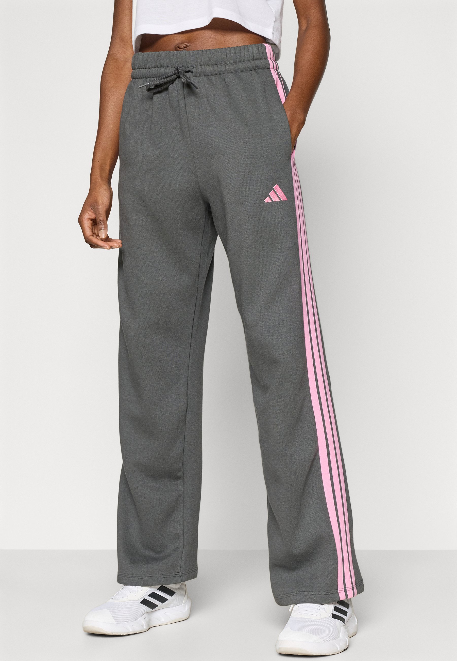adidas Sportswear ESSENTIALS 3 STRIPES OPEN HEM PANTS - Tracksuit