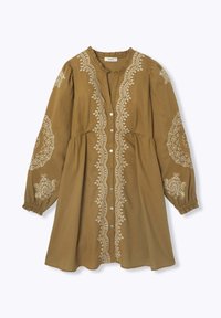 Robe en coton marron avec des manches longues, un col volanté, une fermeture à boutons sur le devant et une broderie crème complexe sur le buste et les manches.