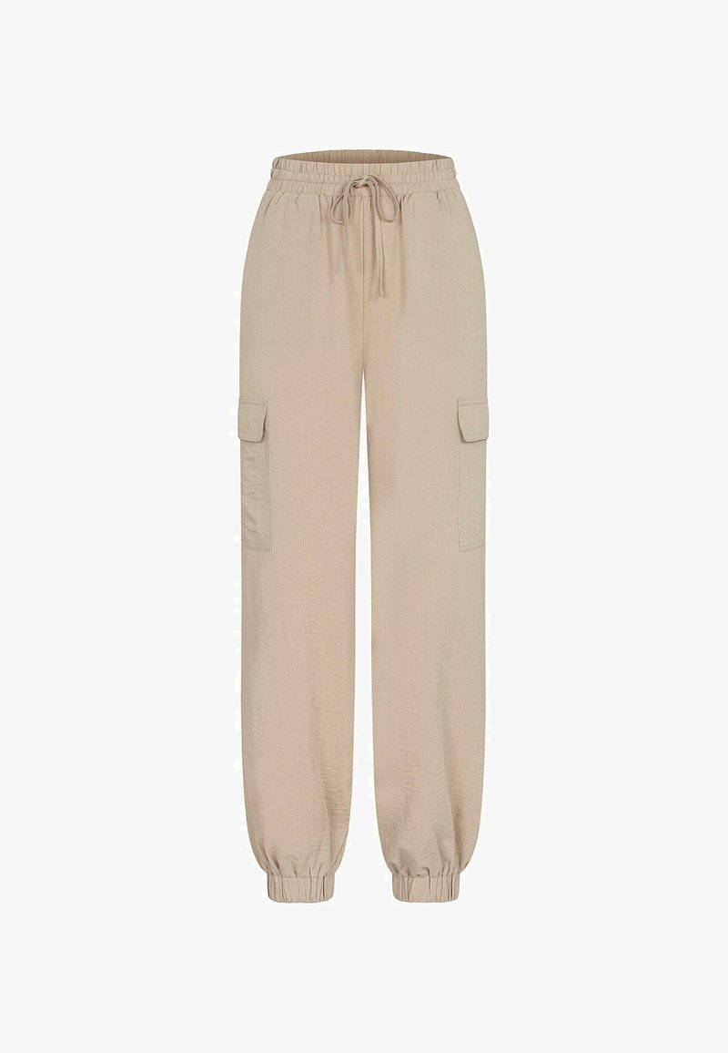 Bežové cargo nohavice vyrobené z ľahkej tkaniny, s elastickým pásom, nastaviteľnou šnúrkou a dvoma bočnými vreckami. S nápletom na členkoch.