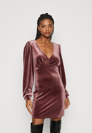 ONLSMOOTH V NECK DRESS - Koktailové šaty/večierkové šaty - port royale