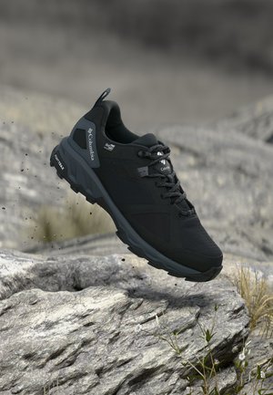 Columbia PEAKFREAK HERA II - Παπούτσια πεζοπορίας - black/graphite