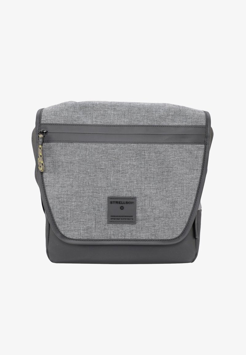 Szara torba na ramię z teksturowanym materiałem, gładkimi akcentami, zapięciem na zamek błyskawiczny oraz naszywką z logo z przodu. Kompaktowa i funkcjonalna konstrukcja.