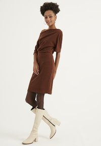 Herita - Sukienka etui