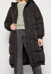 b.young Abrigo de invierno - black