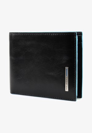 Schwarze Lederbörse mit blauen Akzenten, rechteckige Form, genähte Kanten und metallisches Markenlogo auf der Vorderseite. Innentaschen sichtbar.