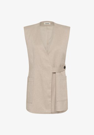 Veste beige sans manches avec un décolleté en V profond, un design portefeuille, des poches latérales et une ceinture ornée d'un bouton, réalisée en tissu texturé.