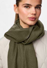Pieces PCJORNA LONG NOOS BC - Bufanda - khaki