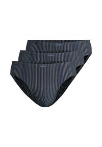 Drie paar blauwgestreepte boxershorts met een elastische tailleband, voorzien van smalle verticale lijnen en een gladde textuur.