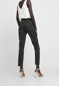 Vero Moda Tall Tygbyxor - black