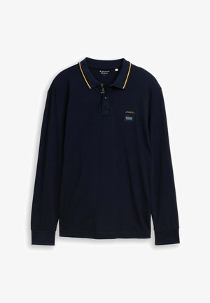 Navyblaues Langarm-Polohemd mit gerippter Textur, gelben Kragenstreifen, zwei Knöpfen und einem kleinen Logopatch auf der Brust.