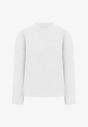 Prosty biały długi rękaw z okrągłym dekoltem, o luźnym kroju i minimalistycznym wzornictwie, przedstawiony na białym tle.