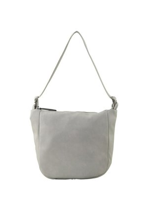 Bolso de hombro de cuero gris con textura suave, forma curva, correa ajustable y cierre superior de cremallera. Presenta un diseño minimalista sin adornos.
