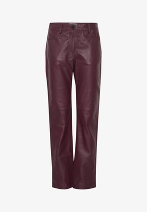 Bordeaux leren broeken met een rechte snit, voorzien van een klassieke vijf-pocket stijl en een gladde, glanzende textuur.