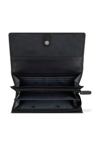Cartera de cuero negra con múltiples compartimentos, una sección con cremallera y un exterior texturizado, que cuenta con un cierre de presión y detalle de logo.