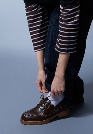 MOC TOE DECK - Boat shoes - brown