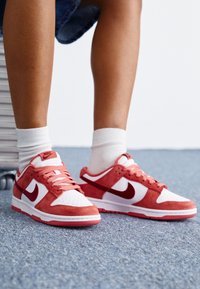 DUNK  VDAY - Baskets basses - white/team red/dragon red