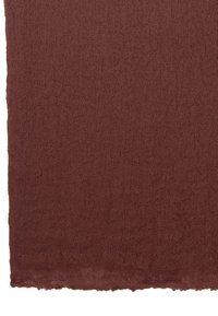 Tissu texturé en brun foncé, avec un tissage lâche. Les bords sont bruts. La surface semble douce et légèrement duveteuse.