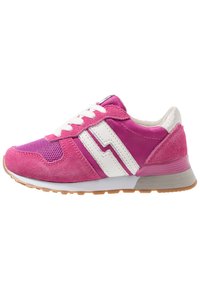 Sneaker rosa con materiali in suede e mesh, dettagli bianchi, colletto imbottito, punta arrotondata e suola in gomma. Presenta un design a zigzag sul lato.