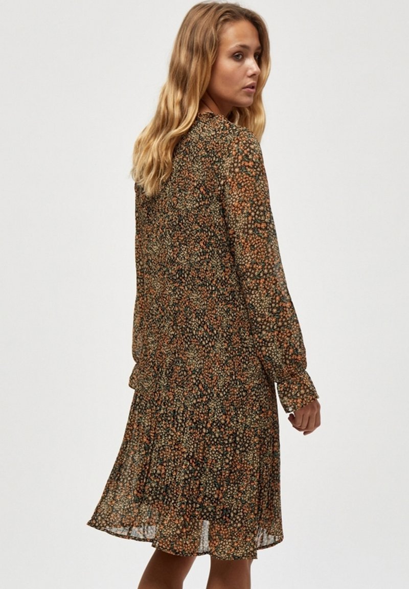 Damen Freizeitkleider | Minus RIKKA GIA V- NECK Freizeitkleid flower field print/braun - CO45281 Damen Freizeitkleider | Minus RIKKA GIA V- NECK Freizeitkleid flower field print/braun - CO45281