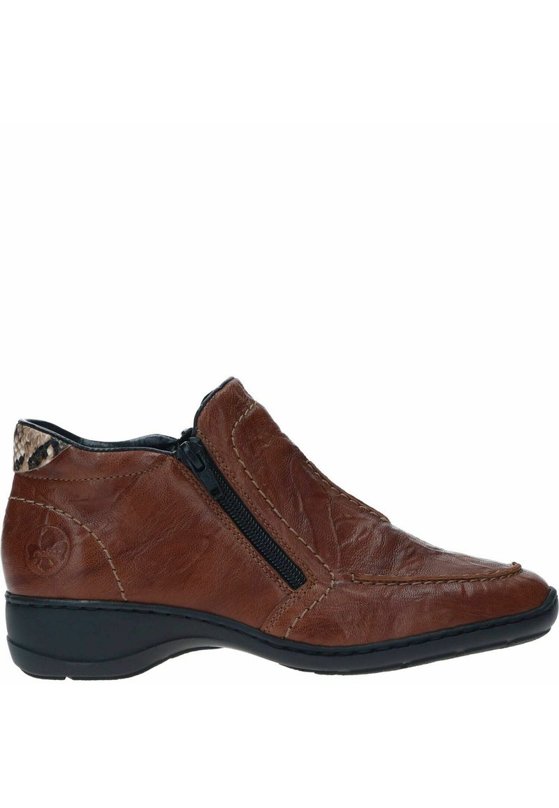Bottines en cuir brun avec un bout pointu, dotées de fermetures éclair latérales et d'un panneau texturé au talon. Semelle en caoutchouc noir.