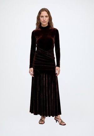 Bardot, KORINA VELOUR MAXI DRESS - Коктейлна рокля/Парти рокля - dark choco
