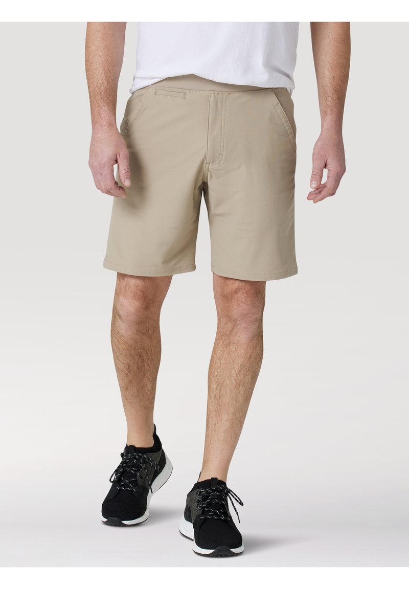 Herren Chino Shorts | Wrangler ALL TERRAIN GEAR FWDS 6 PKT SHORT Shorts aluminum/beige - JK01071 Herren Chino Shorts | Wrangler ALL TERRAIN GEAR FWDS 6 PKT SHORT Shorts aluminum/beige - JK01071