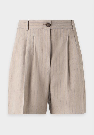 Shorts beige taille haute avec fines rayures verticales bleues, plis à l'avant, fermeture à un bouton et passants pour ceinture.
