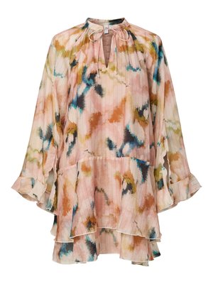 Ροζ τουνίκ με μακριά μανίκια, αφηρημένο εκτύπωμα σε ύφος ακουαρέλας, πλισέ ύφασμα, βολάν στο τελείωμα και κορδέλα στη λαιμόκοψη.