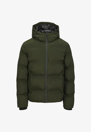 Chaqueta acolchada verde con capucha, cierre de cremallera en la parte delantera, puños acanalados y textura acolchada. Incluye un forro negro brillante y aislamiento ligero.