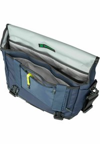 Borsa a tracolla blu navy con interni grigi, caratterizzata da numerosi scomparti, zip e una tasca laterale con una zip gialla.