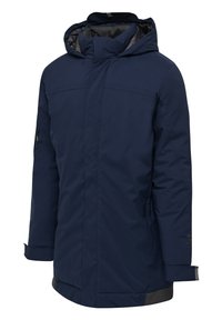 Granatowa ocieplana kurtka z kapturem, z przednim zamkiem błyskawicznym, zewnętrznymi kieszeniami i gładką zewnętrzną teksturą.