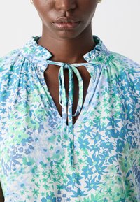 b.young FRILL - Μπλούζα - blue mix