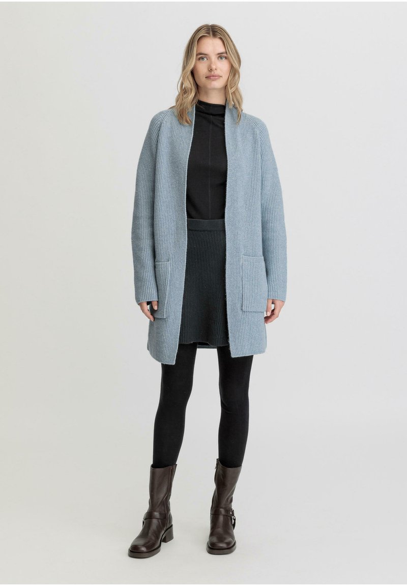 hessnatur Strickjacke - himmelblau