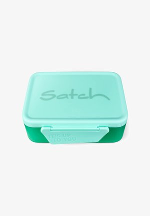 Aqua- und Türkis-farbenes rechteckiges Lunchbox mit einem Verschluss, auf dem Deckel mit geprägtem "Satch" und "IT'S UP TO YOU"-Text. Hergestellt aus strapazierfähigem Kunststoff.