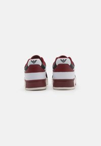 EA7 Emporio Armani BASKET UNISEX - Sportcipő - optic white/racer red/black