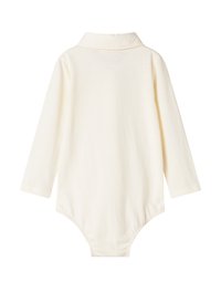 Hosszú ujjú krém színű bodysuit, gallérral, puha pamut anyagból, lekerekített aljjal és szoros illeszkedéssel, mely egyszerű, mintázat nélküli kialakítással rendelkezik.