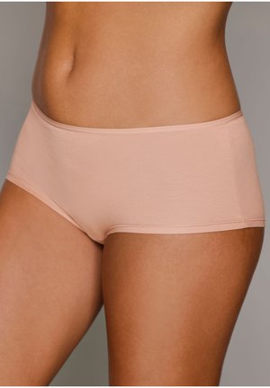 Beige Baumwoll-Hipster-Shorts mit einer glatten Textur, flachen Nähten und einer mittelhohen Taille, die einen bequemen Sitz und minimale Abdeckung bieten.
