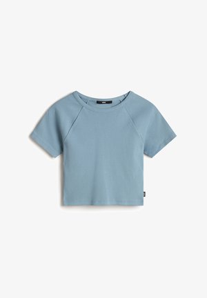 Haut bleu clair à manches courtes côtelé avec un col rond et une coupe cropped. Présente des manches raglan et une petite étiquette de marque sur le côté.