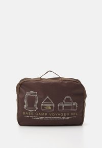 The North Face BASE CAMP VOYAGER DUFFEL 62L UNISEX - Sporttáska - smokey brown/khaki stone