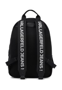 Μαύρο σακίδιο πλάτης με υφή δικτύου, επενδεδυμένους ιμάντες με το λογότυπο "KARL LAGERFELD JEANS" και ανθεκτική λαβή στην κορυφή.