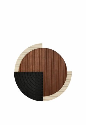 Runder Holztisch mit zweifarbigem Design in Schwarz, Braun und hellem Beigeton mit vertikalen und geschwungenen Rillen.