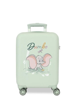 Pequeña maleta verde pastel con cuatro ruedas, ilustración del elefante de dibujos animados Dumbo, una libélula y el texto "Dumbo" en el frente.