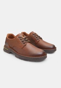 Bata Stringate sportive - marrone